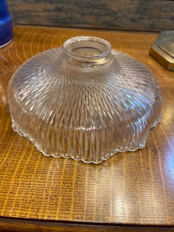 Clear Ribbed Twist Glass Shade