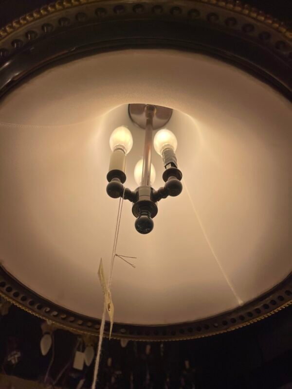 Interior view of 3-light cluster socket