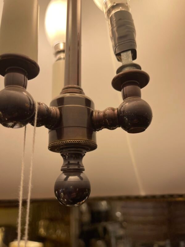 Interior view of 3-light cluster socket