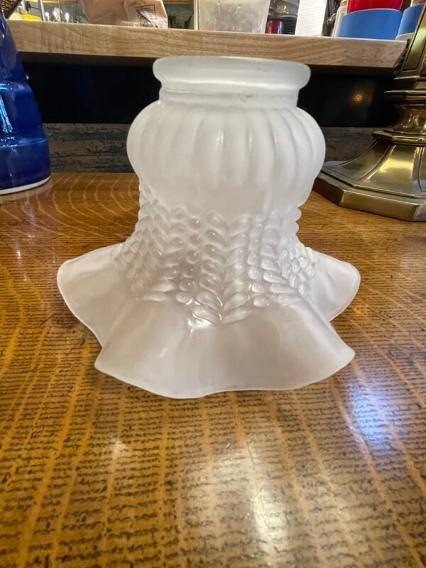 Frosted Pinecone Ruffle Edge Shade